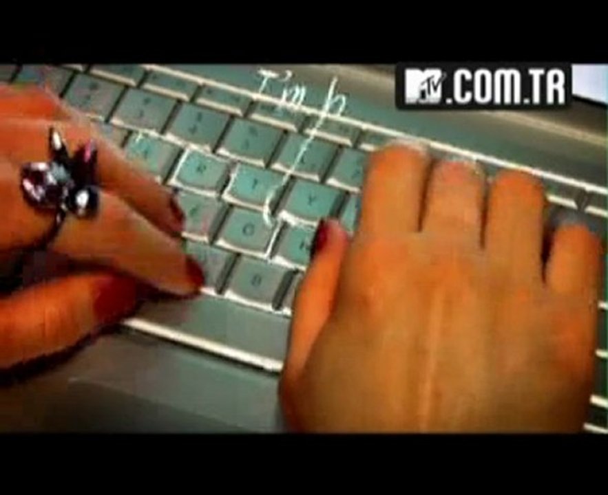 Sinem Saniye - Are We In Love