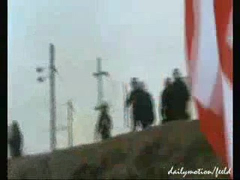 Jet de pierres de CRS sur un défilé anti-Otan à Strasbourg