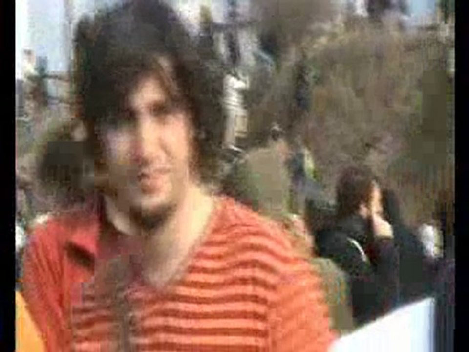 Caillassage de manifestants anti-Otan par des CRS (version