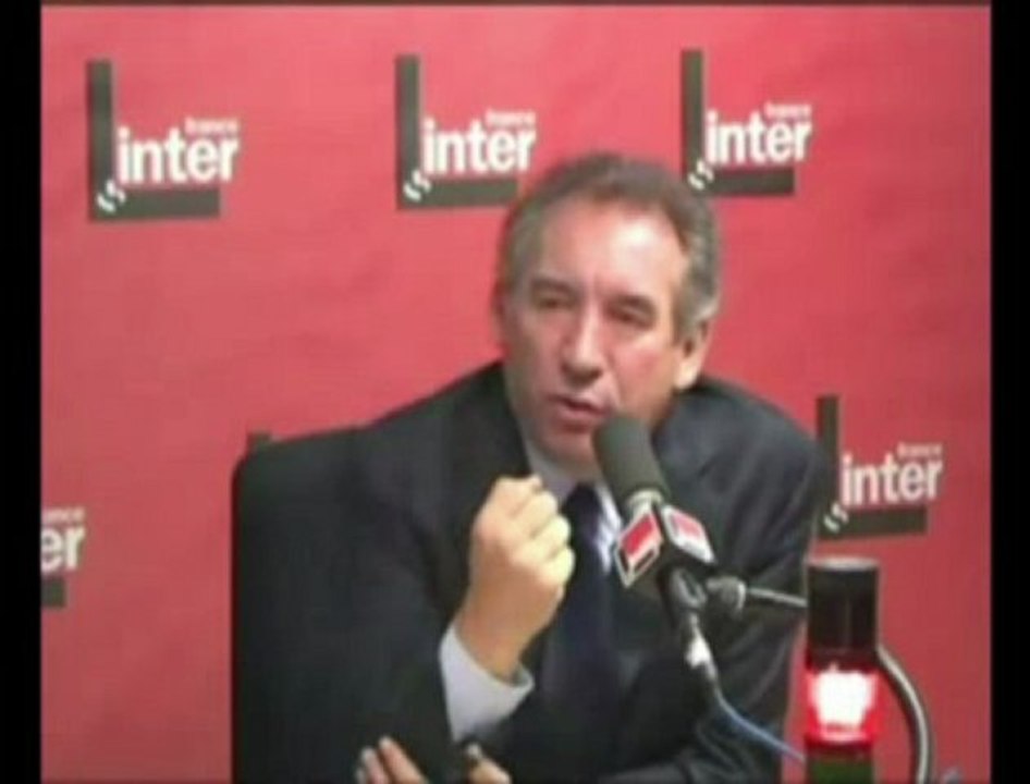 Bayrou : 'Les sondages sont manipulés'