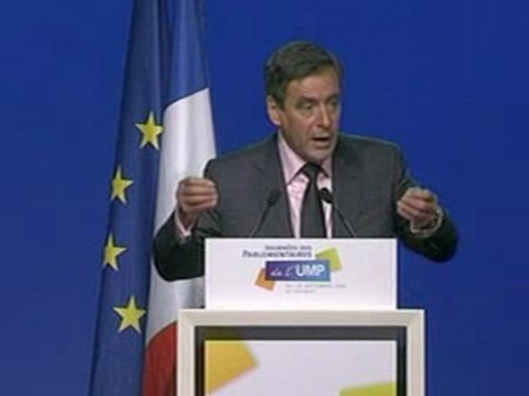 Fillon appelle sa majorité à l'unité et à une solidarité t