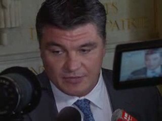 Le nouveau député UMP David Douillet ovationné à l'Assembl