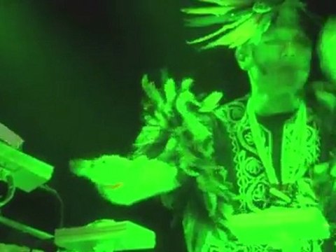 Noize Suppressor at the scenes