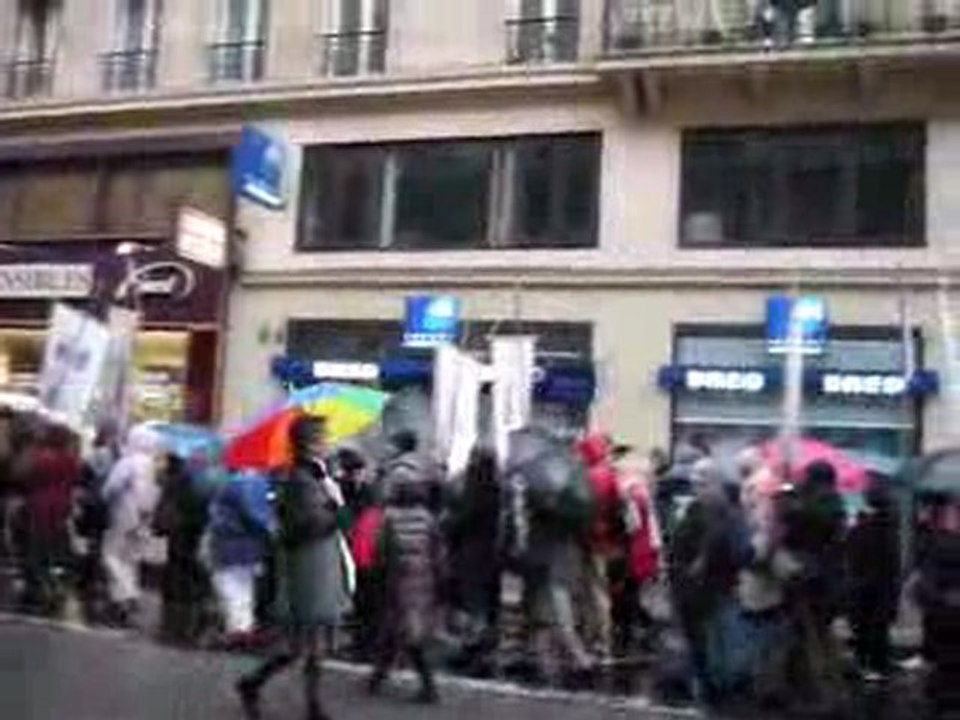 v16- Procession de la Toussaint au BHV