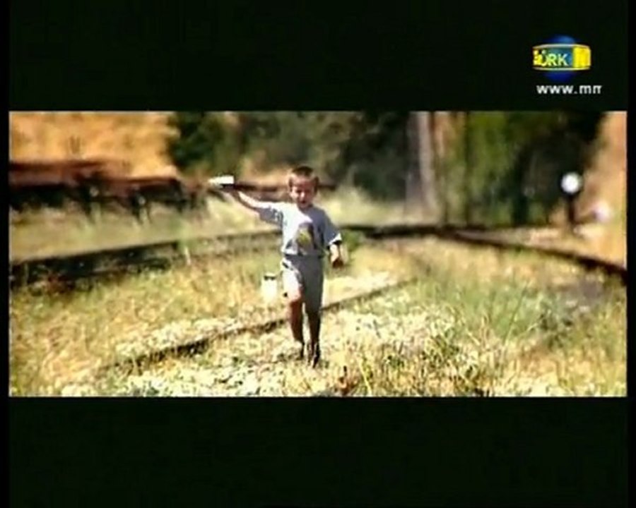 Özhan Eren - Kara Tren ( Yeni Klip 2010 )