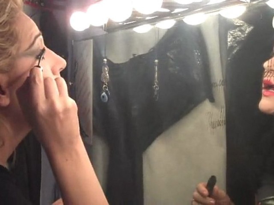 H Μπέσσυ Μάλφα μιλά για τη παράσταση "No Shakespeare please"