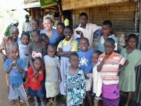 Volunteers in 2009 with Abroaderview.org Accomplishments