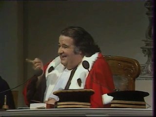 Le Tribunal des Flagrants Délires (Extrait 3)