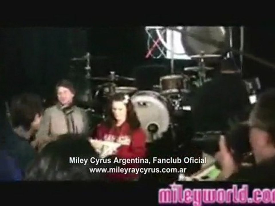 MileyWorld.com - Happy Birthday to you "Miley Band Member"