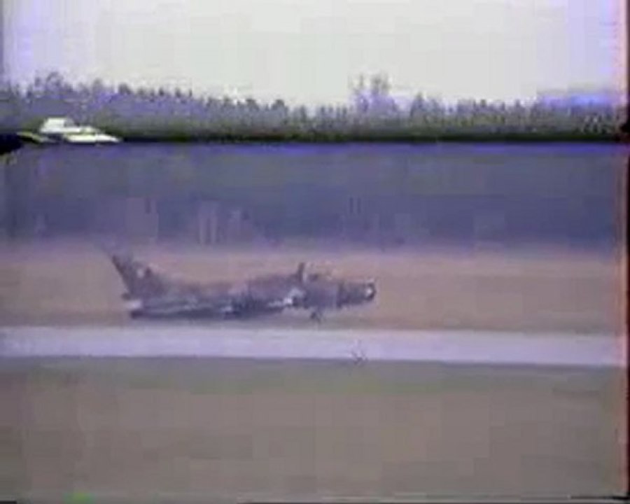atterissage SU-22 sur le cul