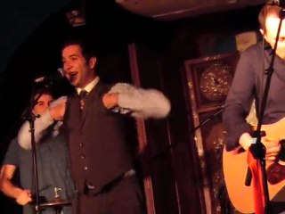 Oldelaf et Capitaine Olive : Pas d'bras !!