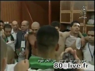 Equipe nationale d'Algérie- Coran dans les vestiaires