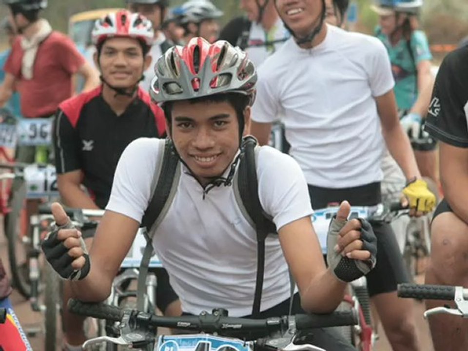Course de VTT à Kirirom (Cambodge)