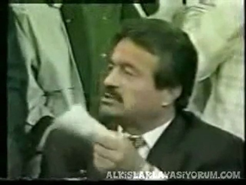 Siyaset Meydanı'ndan İlginç Bir Anektod / Ozgunbakis.Com