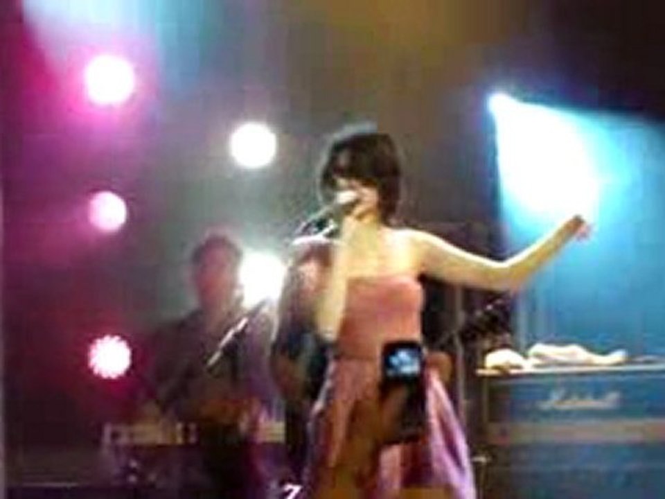 I Promise You- Selena Gomez (live)