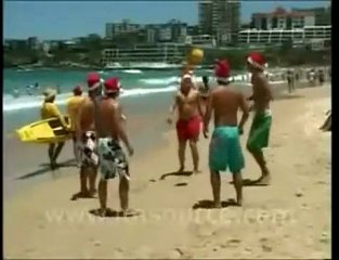 Surfing Santa- sörfçü noel babalar