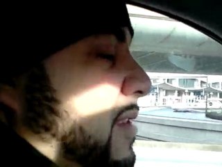 Rachid Hakim "T'es pas un peu trop près..."