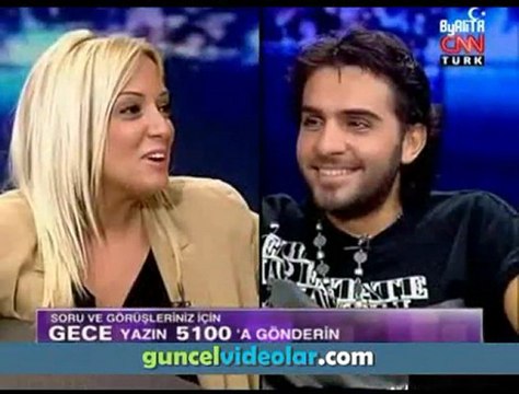 İsmail YK, Saba Tümeri Öpüyor