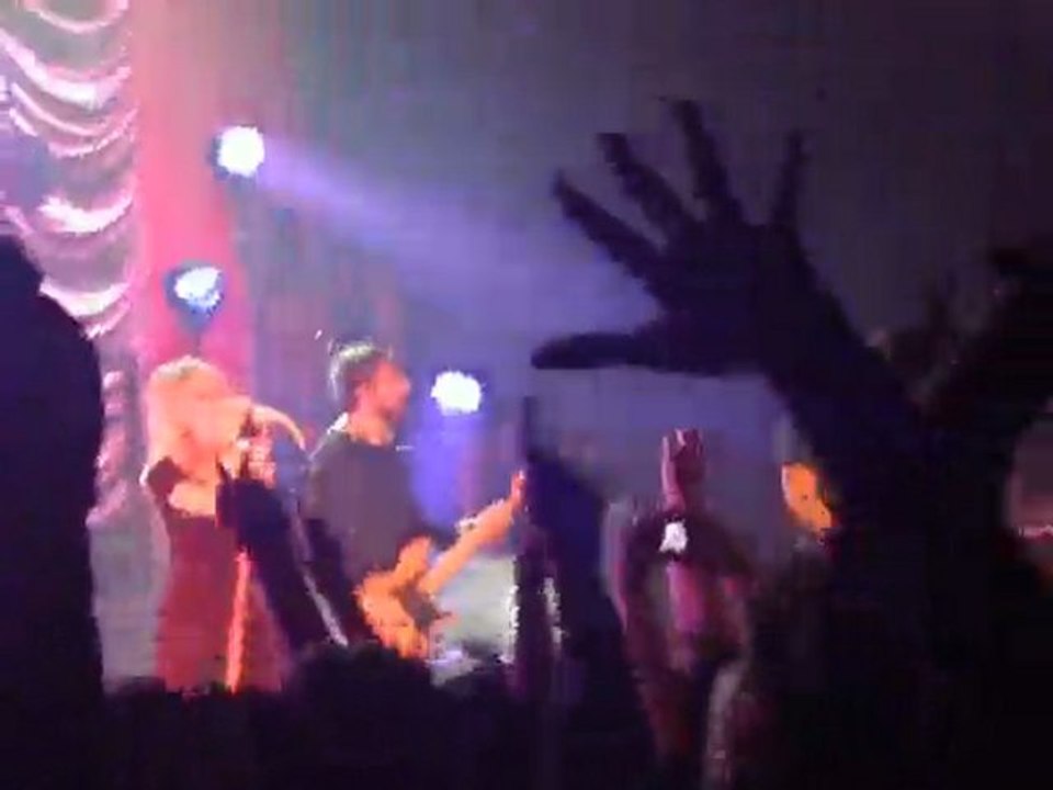 Paramore 07.12.09 - Brick By Boring Brick [2/2]