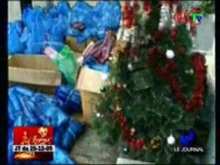 Remise des vivres et des jouets par un sénateur