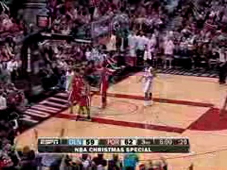 NBA Martell Webster throws back the Anthony Carter layup att