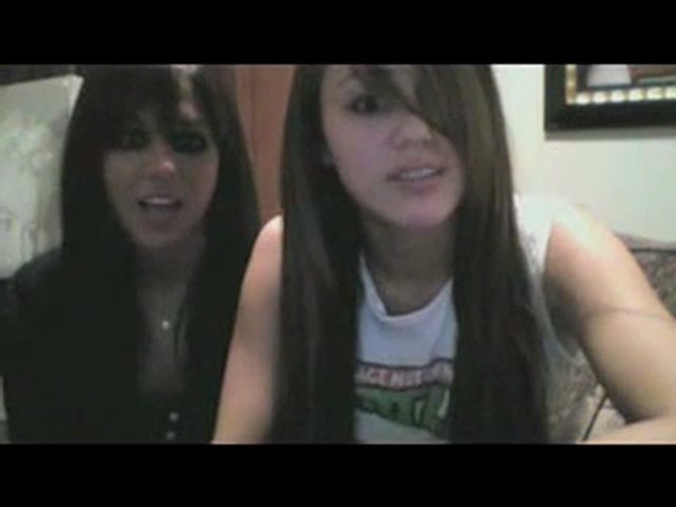 Miley Cyrus & Mandy VS Selena Gomez & Demi Lovato. VTda.info