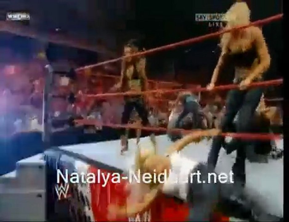 REUNION SUR LE RING DU CLAN HEEL CONTRE CLAN FACE DIVA