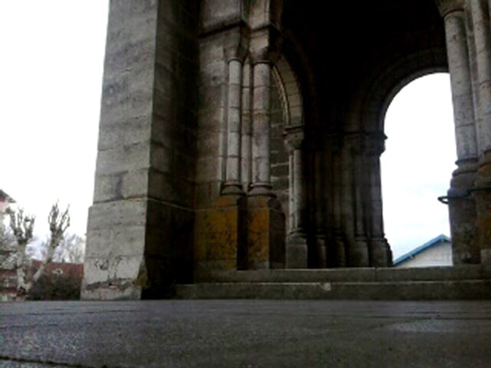 Gap 2 marche + Heelflip  de VAL.