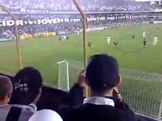 richard no meio da galera alvinegra