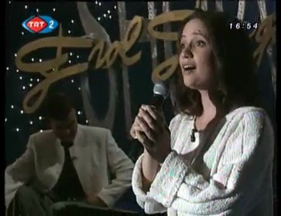 Hazal Selçuk - Gözlerin Su Yeşili