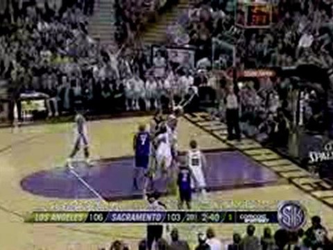 NBA Kobe Bryant heats up and drains a pair a 3-pointers in t