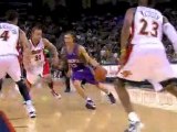 NBA Steve Nash throws a nice pass to Louis Amundson, who lay