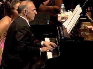 Nukhet Duru & Erol Evgin - Hep Boyle Kal Live in Istanbul