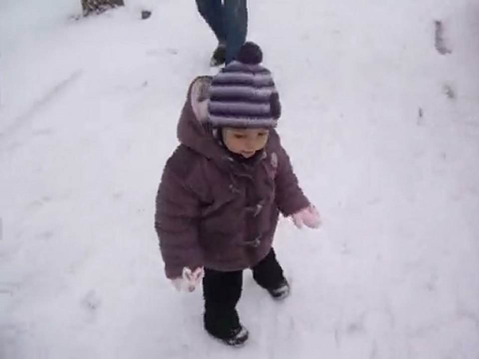 ma fille dans la neige encore