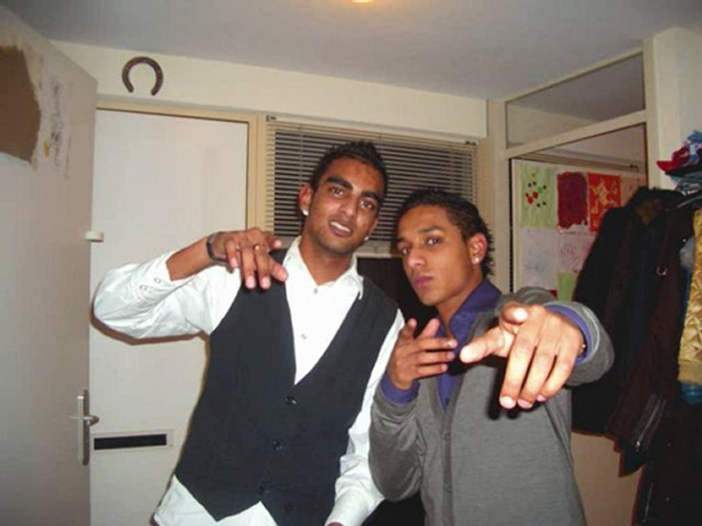2 famous - schudden