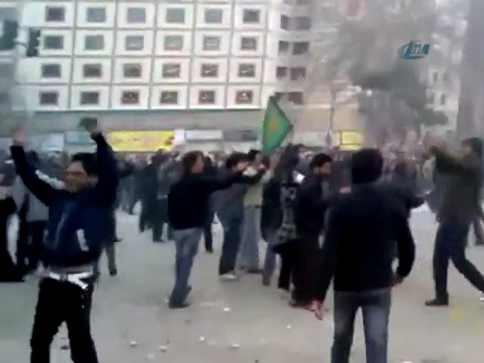 İran'da Gerginlik Sürüyor