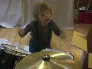 Hubert spiller trommer