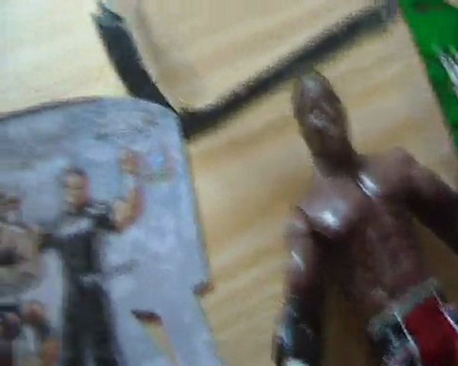 Ma nouvelle figurine et mes 2 nouveau magasines de catch.