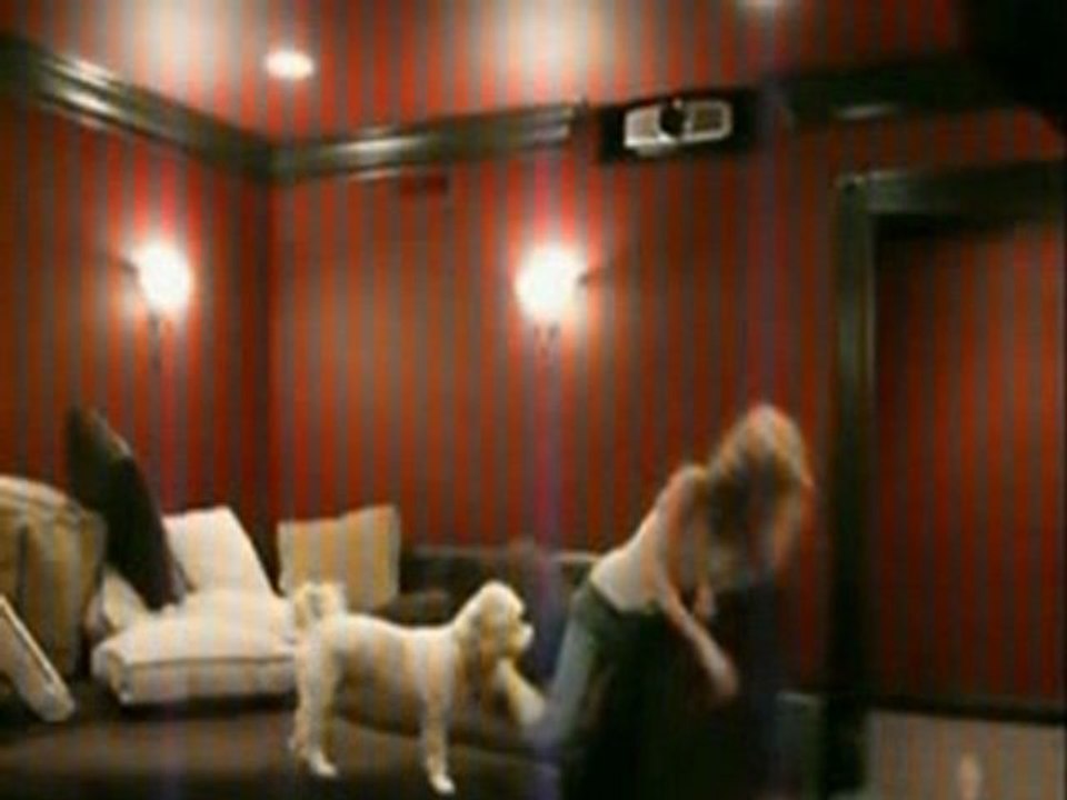 2 Blondes et 1 Canapé