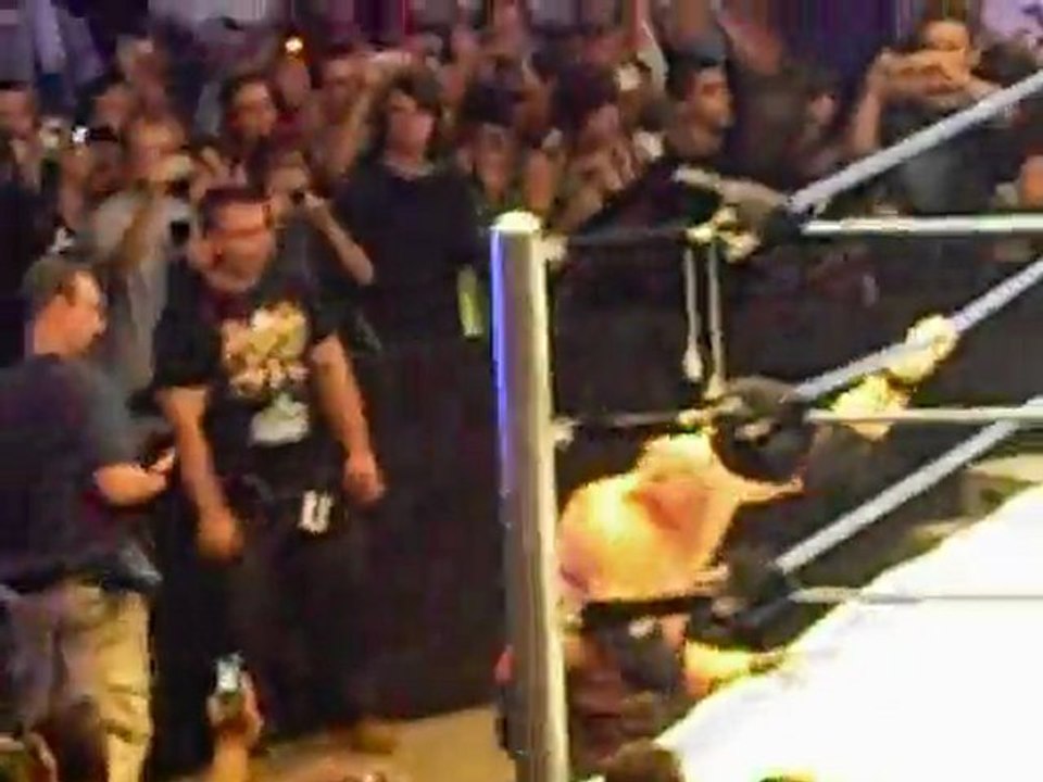 Matt Hardy vs Kane à SmackDown/ECW LIVE TOUR 2009