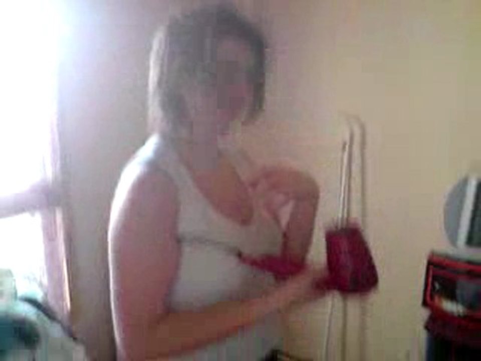 Petit délire avec Bestha avec le sèche cheveux