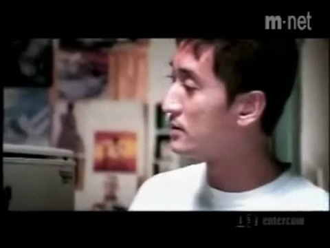 kiss - because i'm a girl