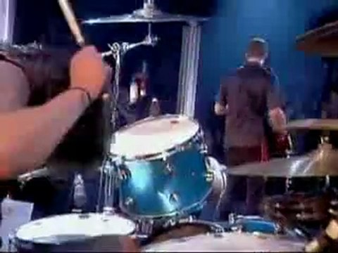 06 Them Crooked Vultures - Live Gunman 2009