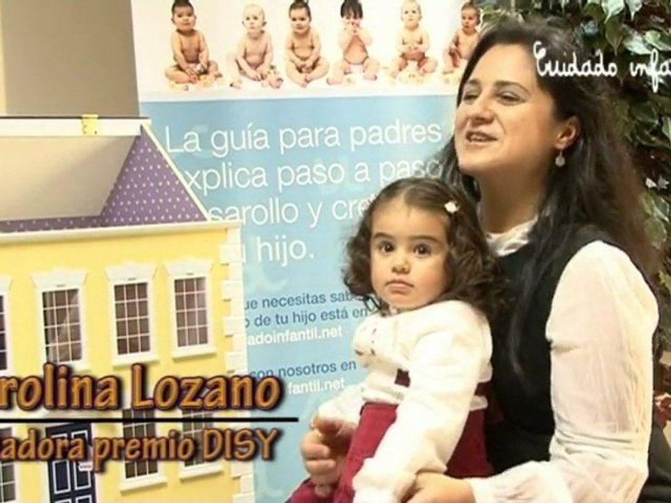Premio a la ganadora del Baby Photocall