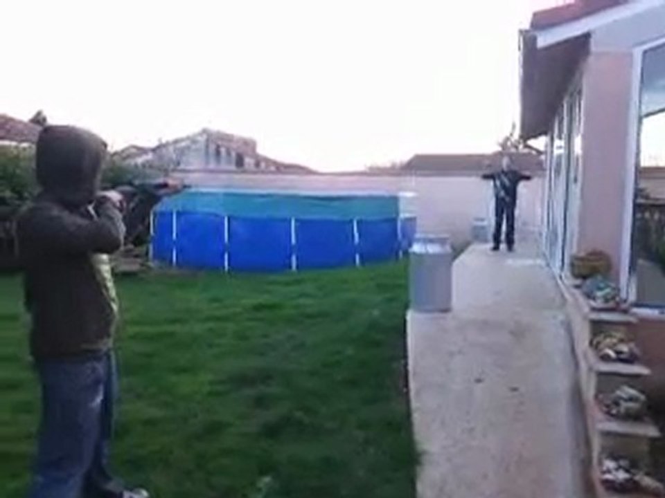 thomas tir a coup de fusil a pompe sur manu 2