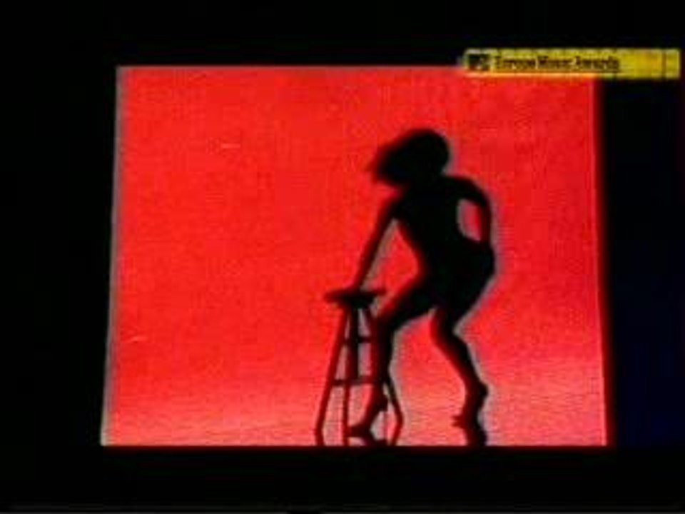 CHRISTINA AGUILERA [walk away live]