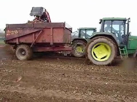 johndeere6800+remorque jeantil et johndeere6300+chargeuse