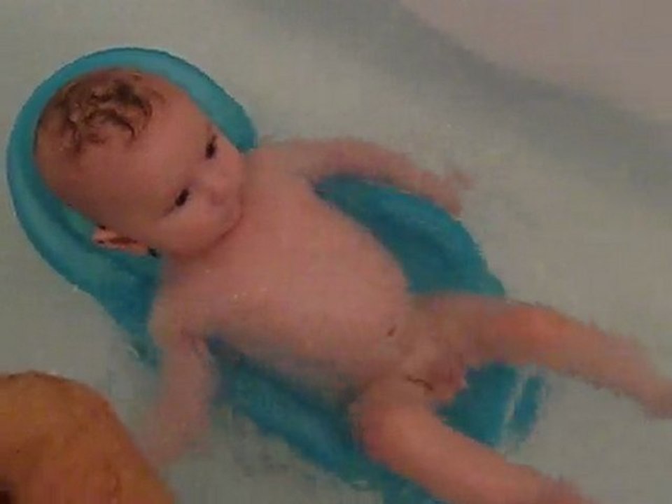 Bibichou dans son bain