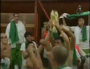 لاعبو الجزائر يغنون من جبالنا بعد مباراة مصر