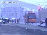 İran yolcu otobüsüne taşlı saldırı - YÜKSEKOVA HABER